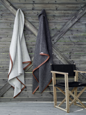 https://www.skargaarden.com/wp-content/uploads/2021/02/Kryss_lounge_chair_photo_Johan_carlson_4-300x400.jpg