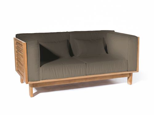 Skanör 2-seater outdoor sofa by Skargaarden with teak frame and dark upholstered cushions on a white background.